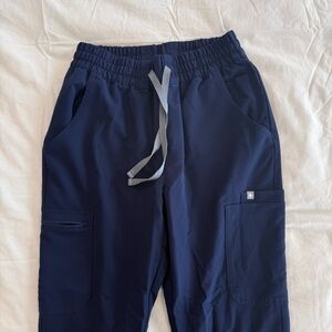 Figs Jogger Scrub Pants in Navy
